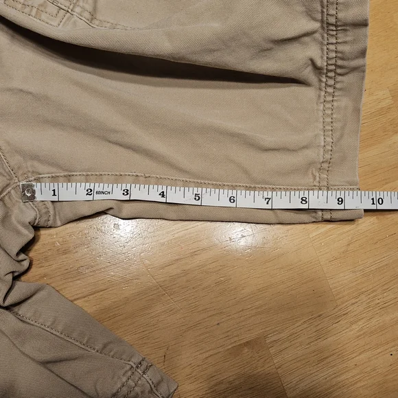 IZOD Men's Khaki Cargo Shorts, Size 32 - Picture 6 of 8